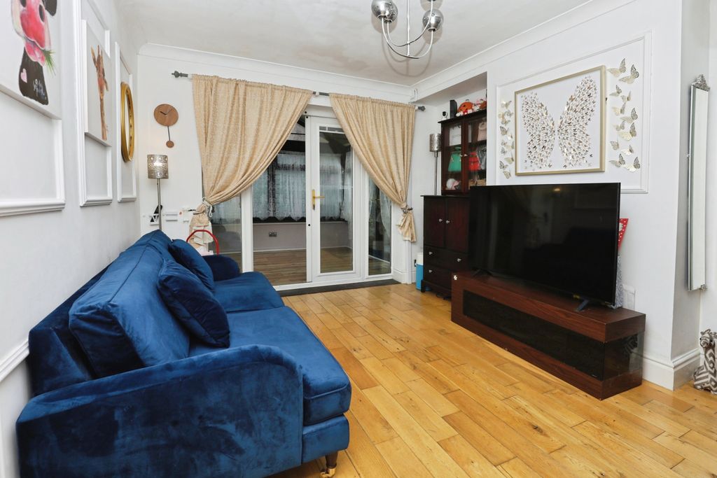 Property photo 2 of 15