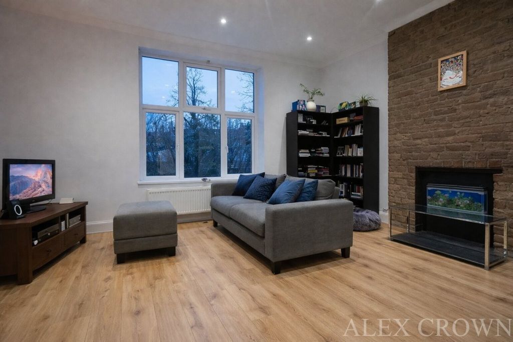 Property photo 2 of 5