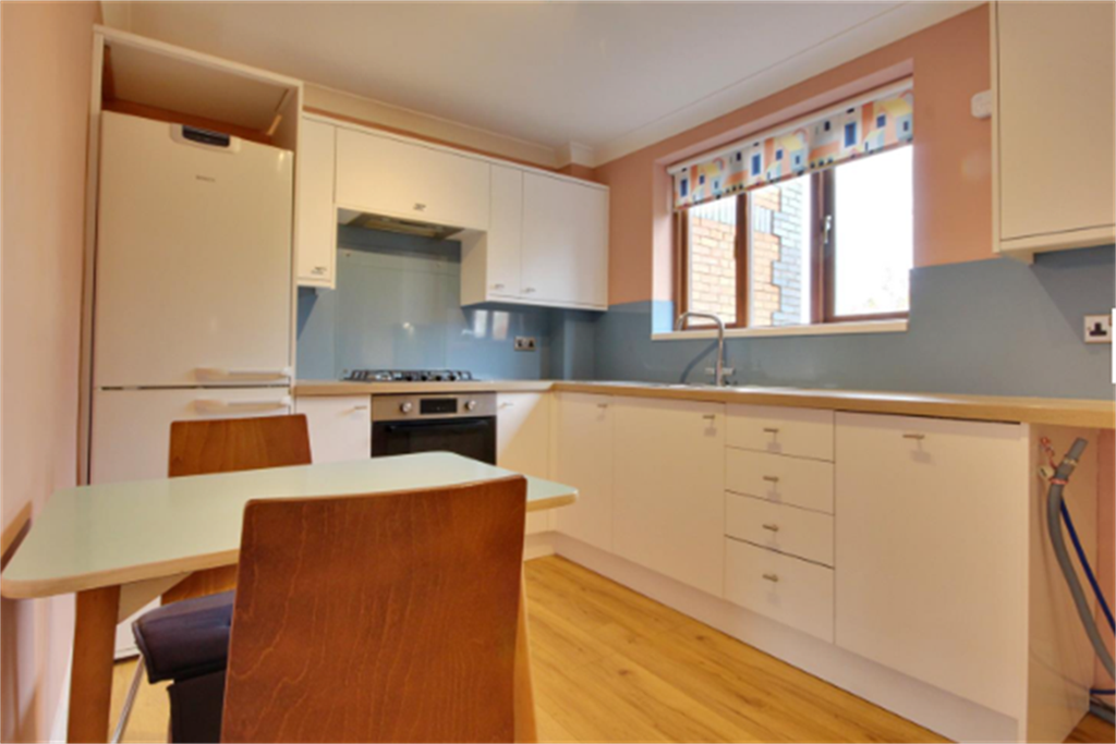 Property photo 2 of 12 (Main)