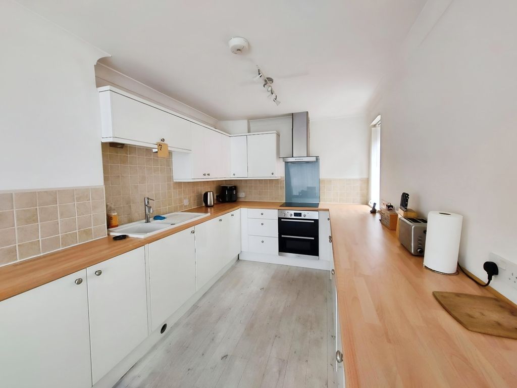 Property photo 3 of 17 Picture No. 02