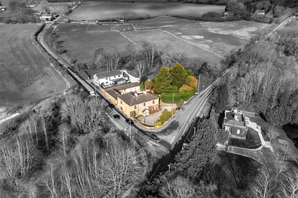 Property photo 1 of 34 Overhead