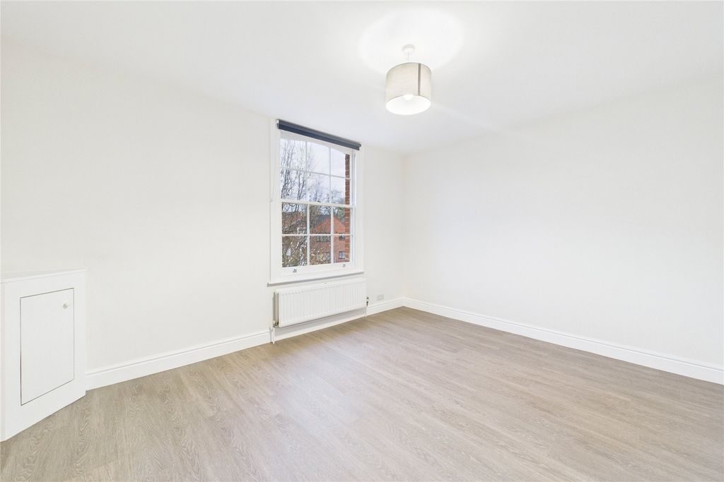 Property photo 2 of 5 Picture No. 18