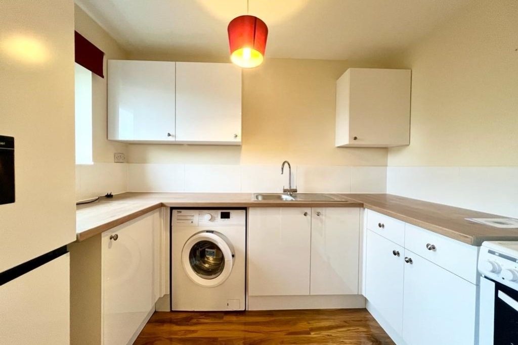 Property photo 3 of 5 Kitchen