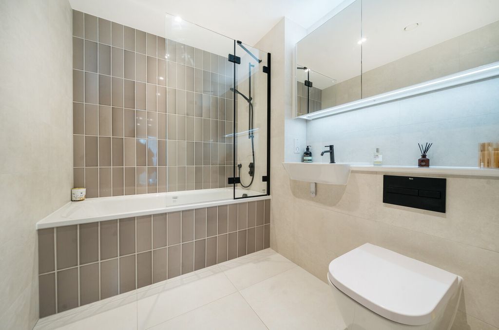 Additional image 10 of 3 bed flat for saleWest Parade, Worthing, West Sussex BN11