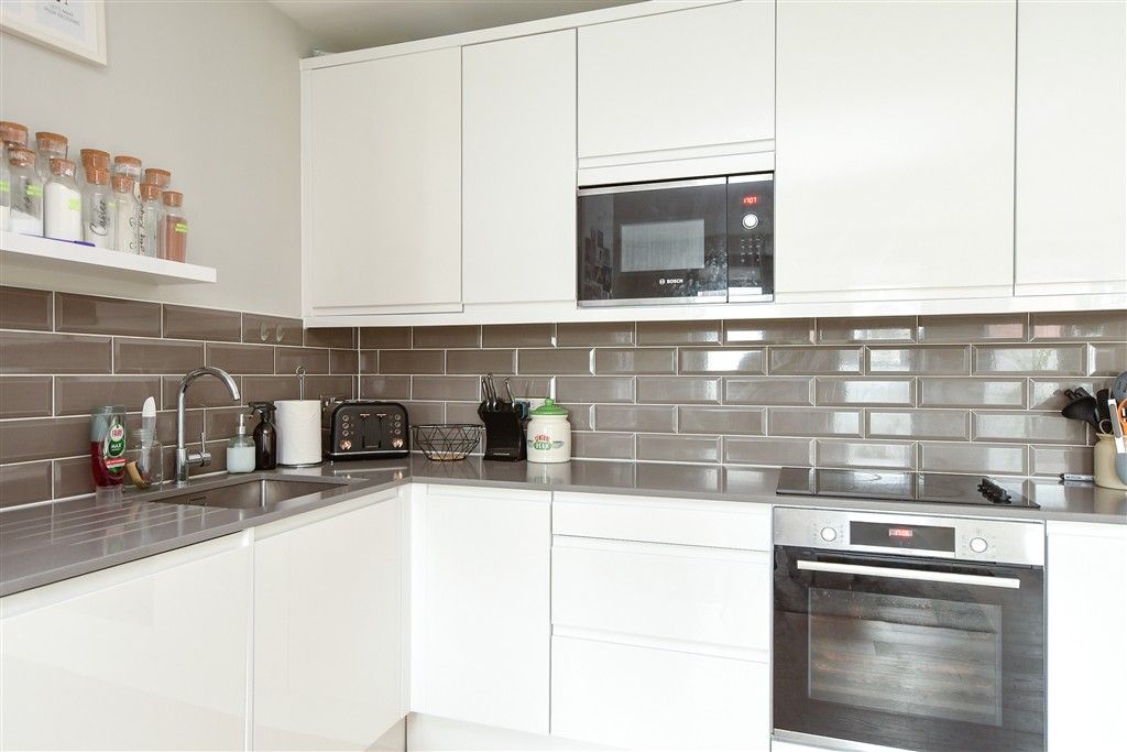 Property photo 1 of 10 Kitchen