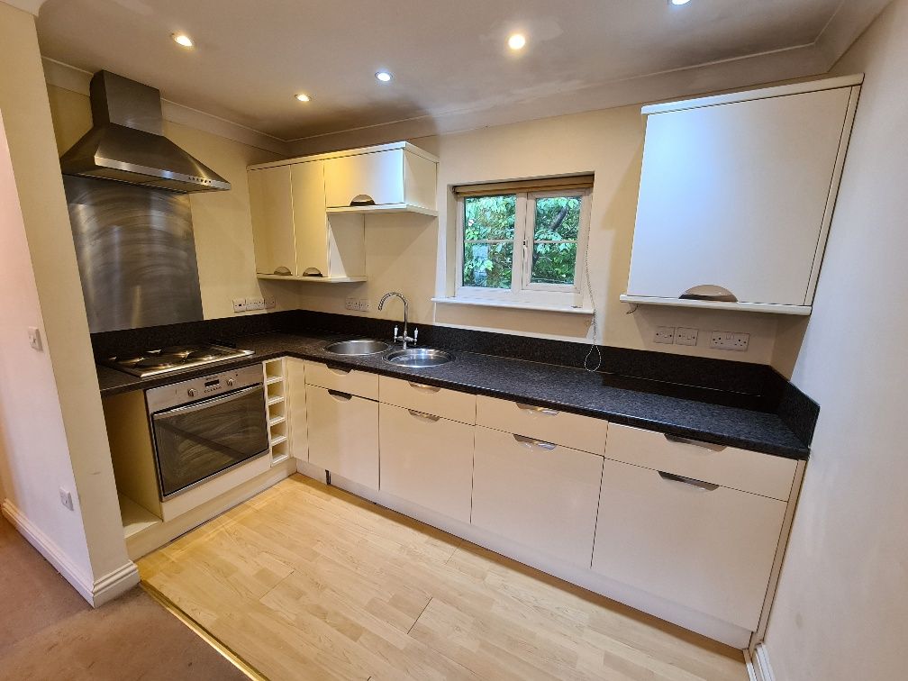 Property photo 2 of 5 Kitchen