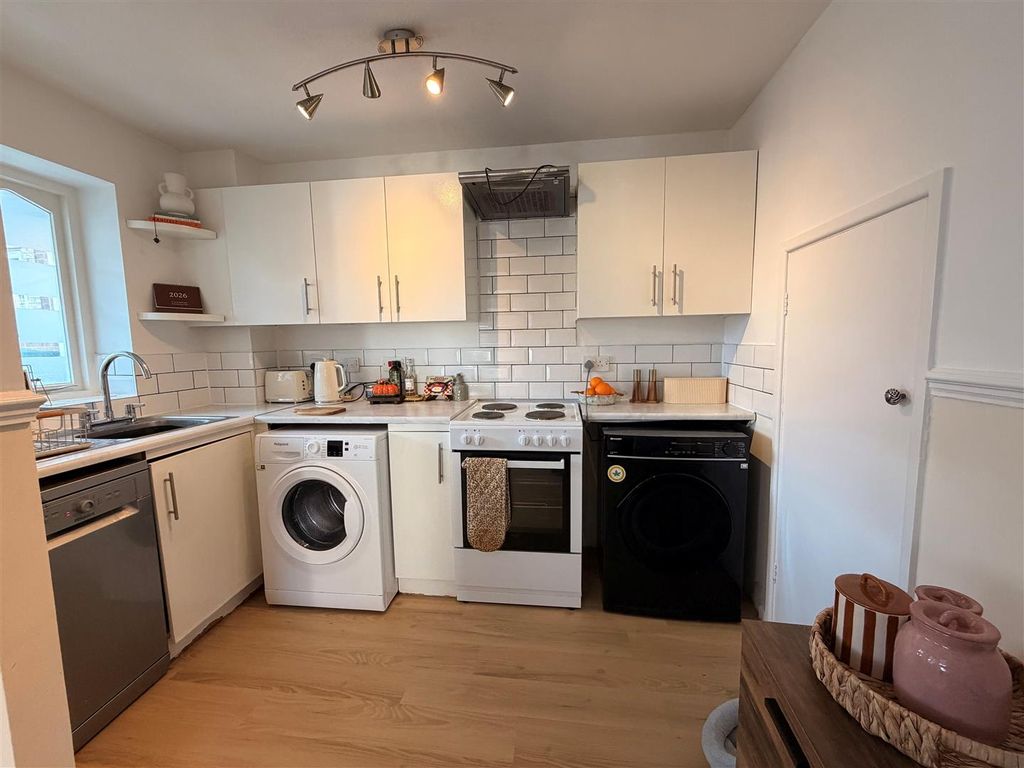 Property photo 3 of 11 New Kitchen 2.Jpg