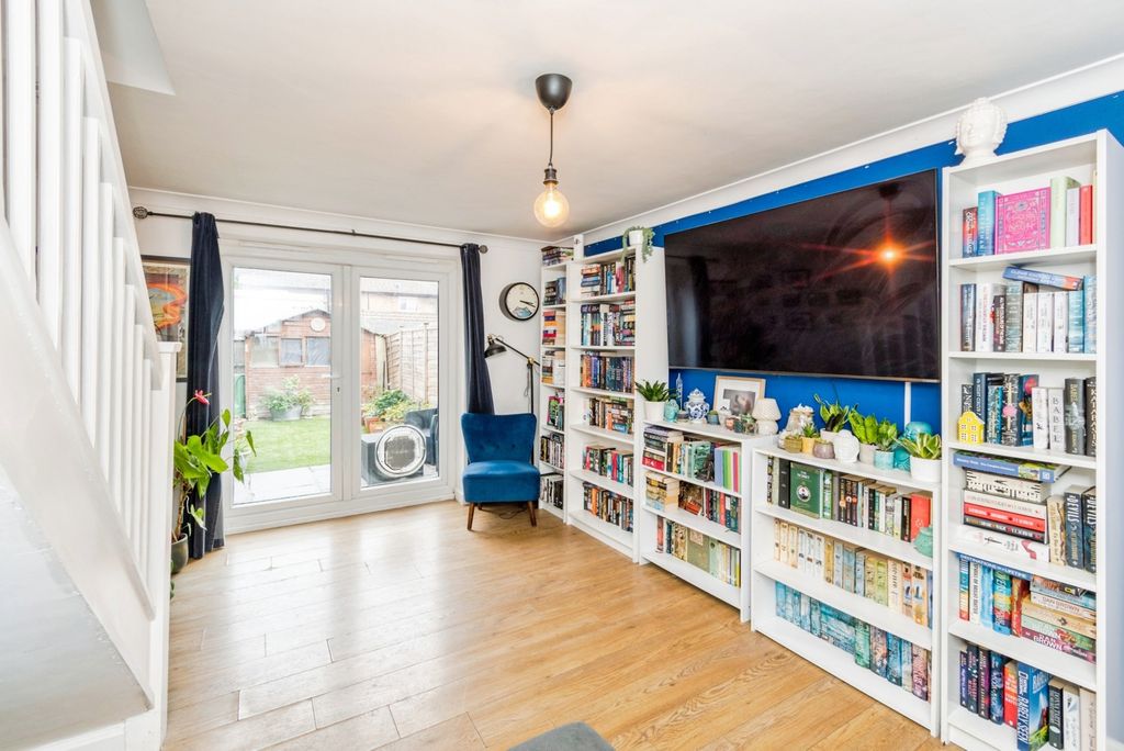 Property photo 2 of 20 Pbox-Img.Jpg