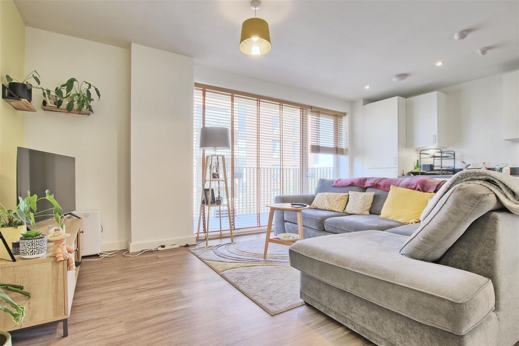 Property photo 3 of 16 Living Area 2.Jpg