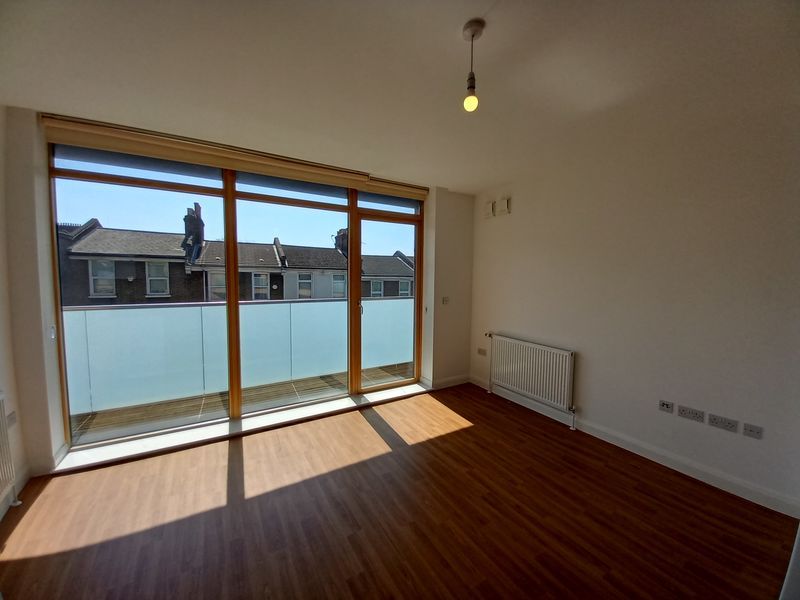 Property photo 3 of 6 Photo 4