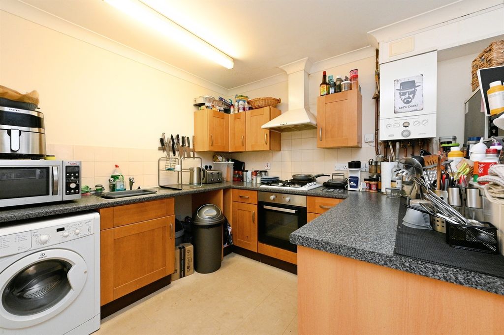 Property photo 2 of 11