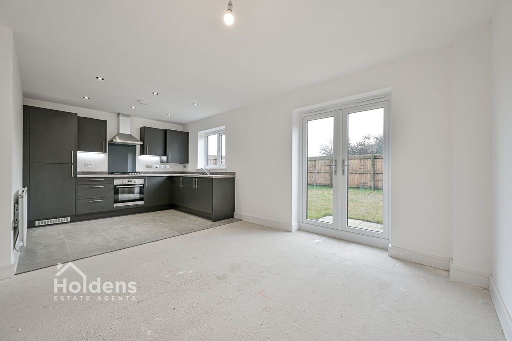 Property photo 2 of 17 Kitchen/Dining/Living Room