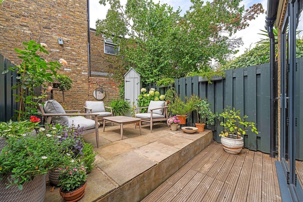 Property photo 2 of 13 Garden (3).Jpg