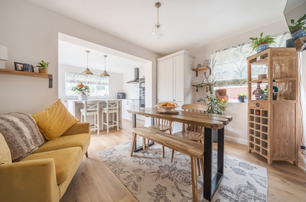 Property photo 2 of 23 1221389 (4)