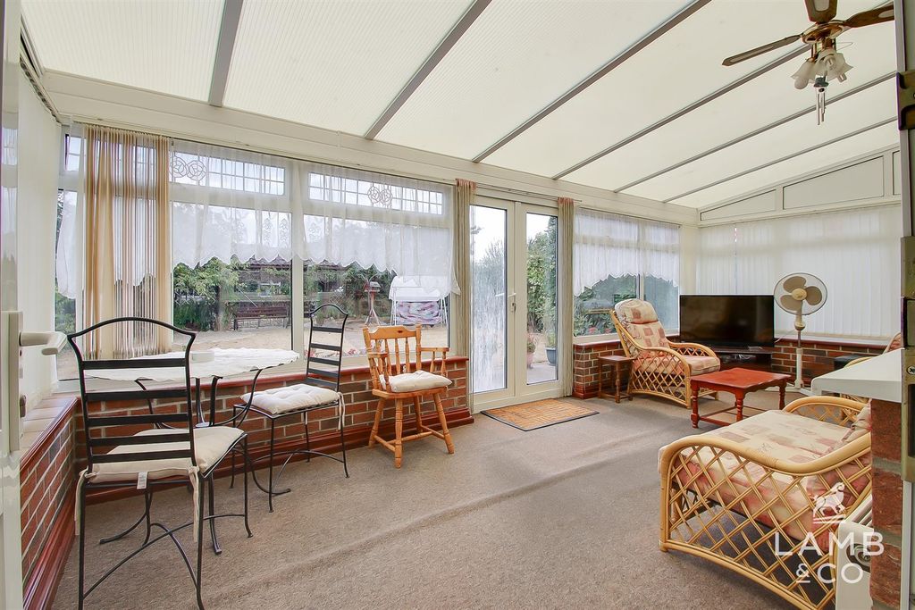 Property photo 3 of 15 Conservatory
