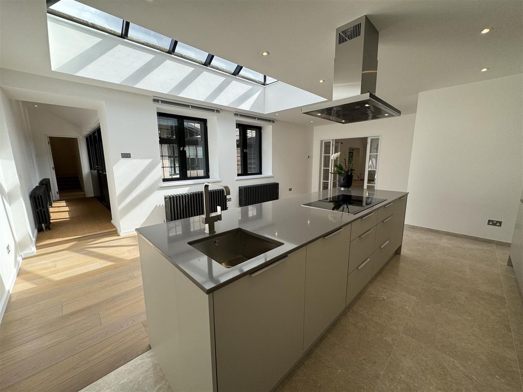 Property photo 2 of 46 Kitchen