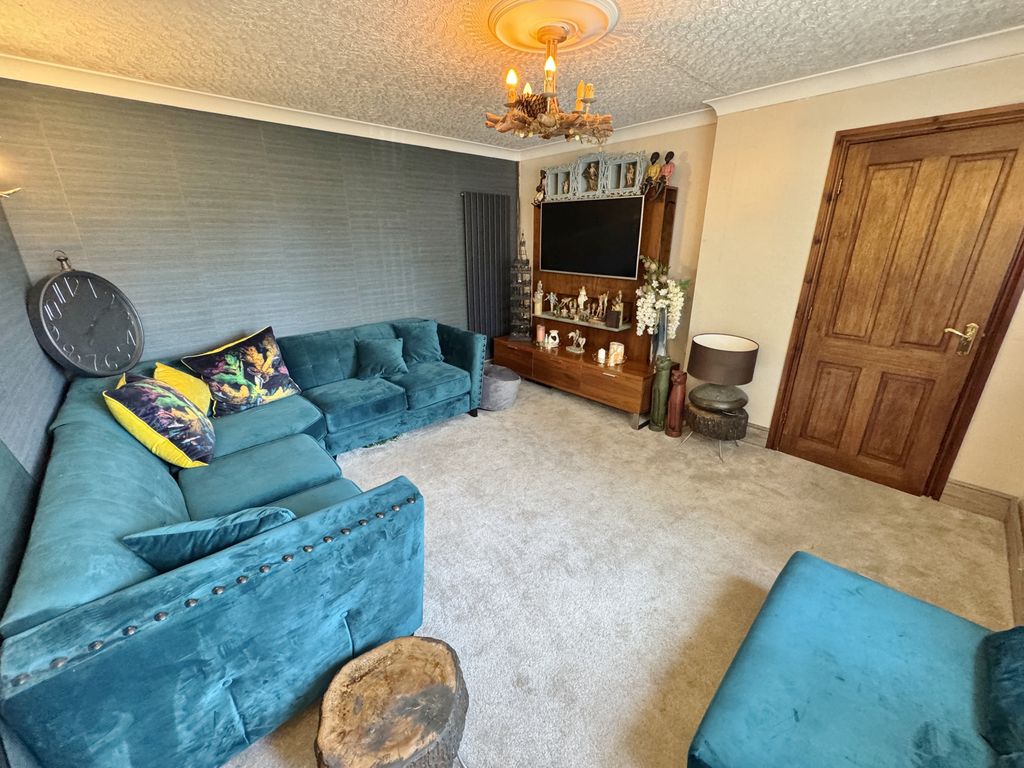 Property photo 3 of 22