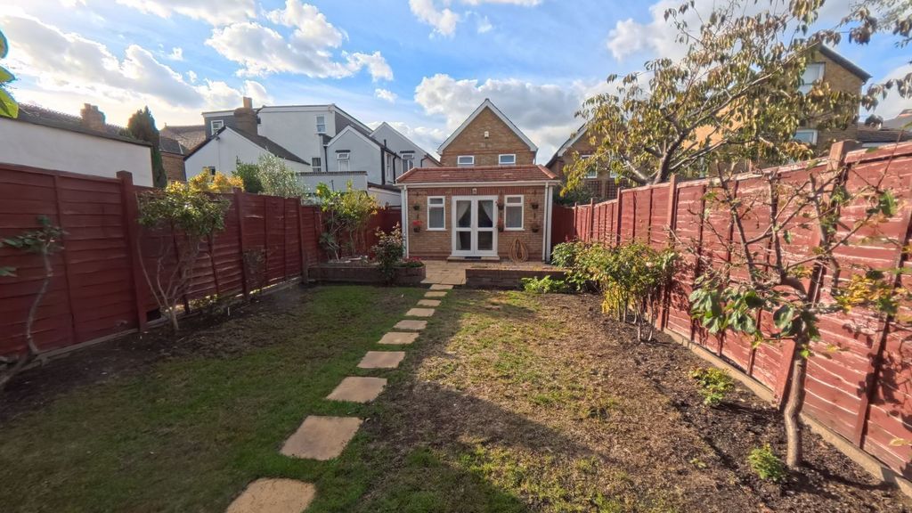 Property photo 2 of 37