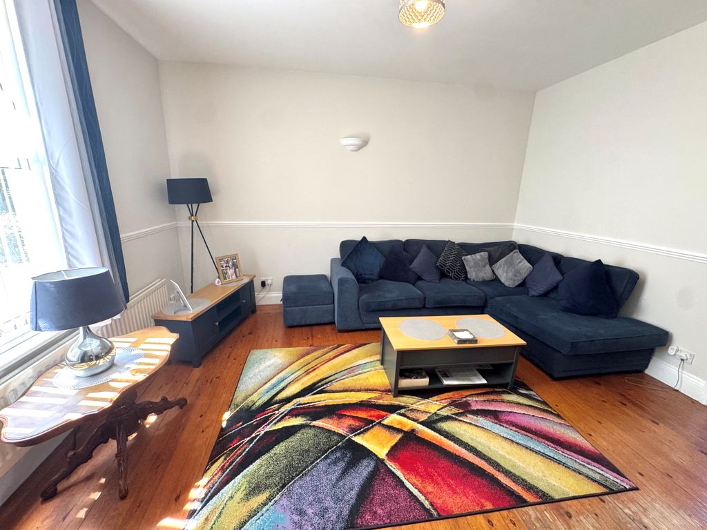 Property photo 3 of 9