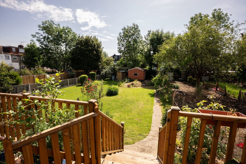 Property photo 3 of 48