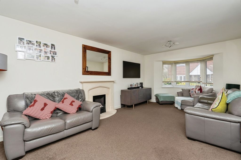 Property photo 3 of 18 Pbox-Img.Jpg