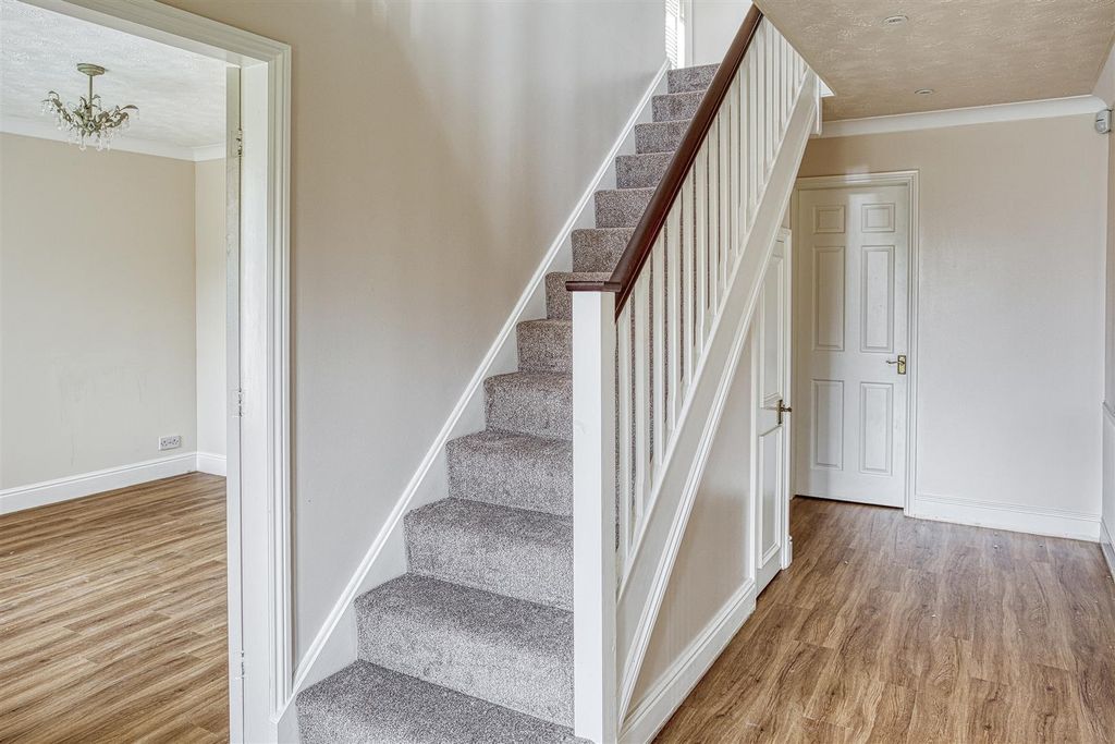 Property photo 3 of 17 316A2177_Hdr.Jpg