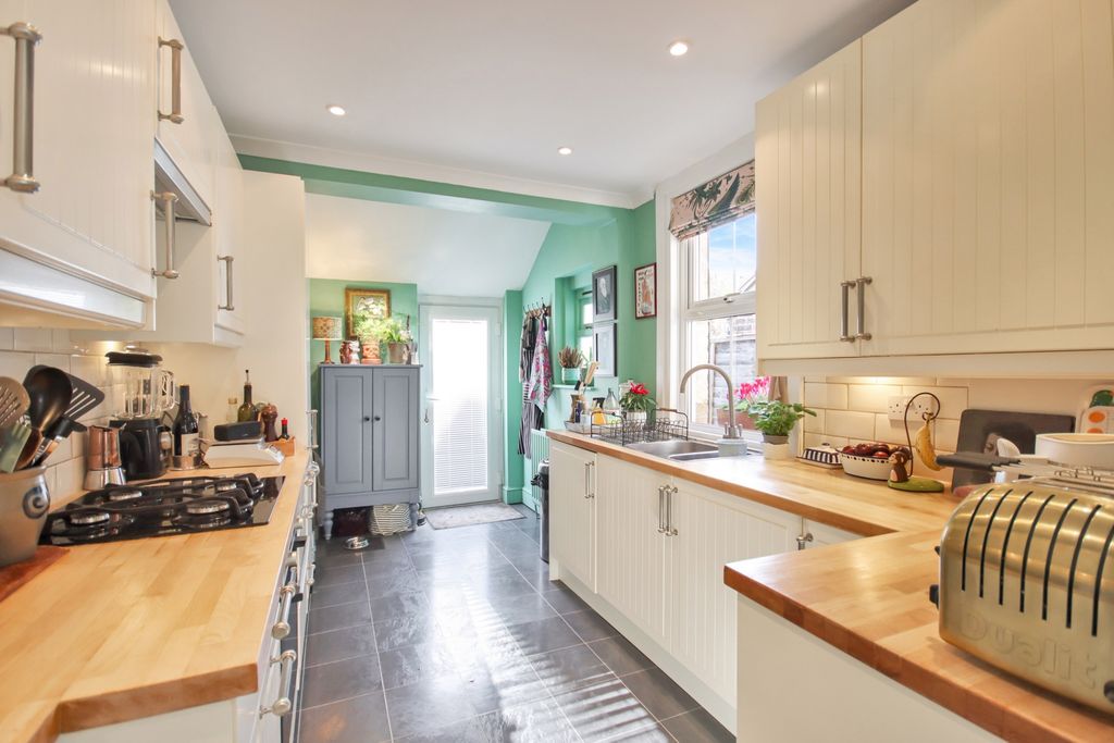 Property photo 1 of 15 Photo 12