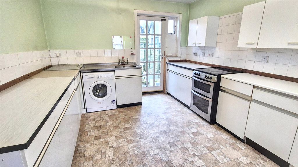 Property photo 3 of 19 Picture No. 01