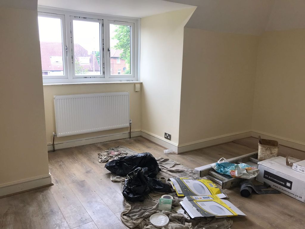 Property photo 1 of 9 4 Bed Semi-Detached House To Rent Becontree Avenue, Dagenham Rm8