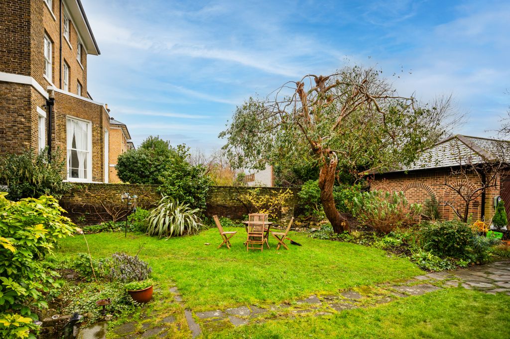 Property photo 3 of 8