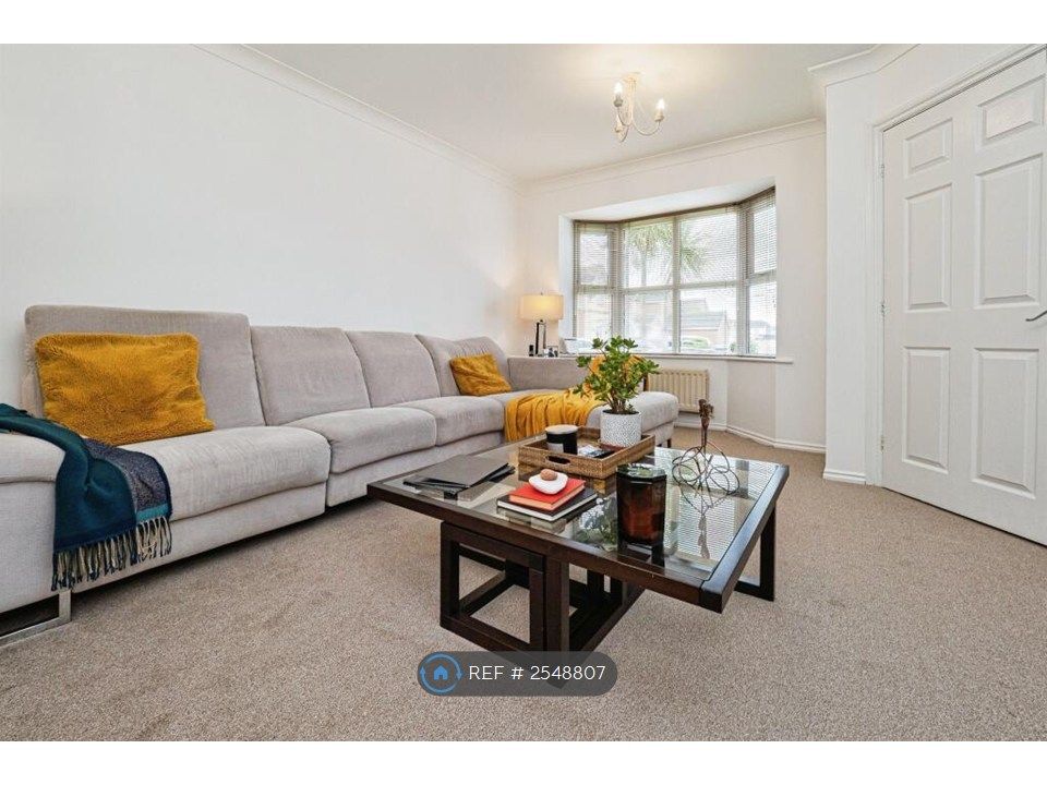 Property photo 3 of 16 Living Room