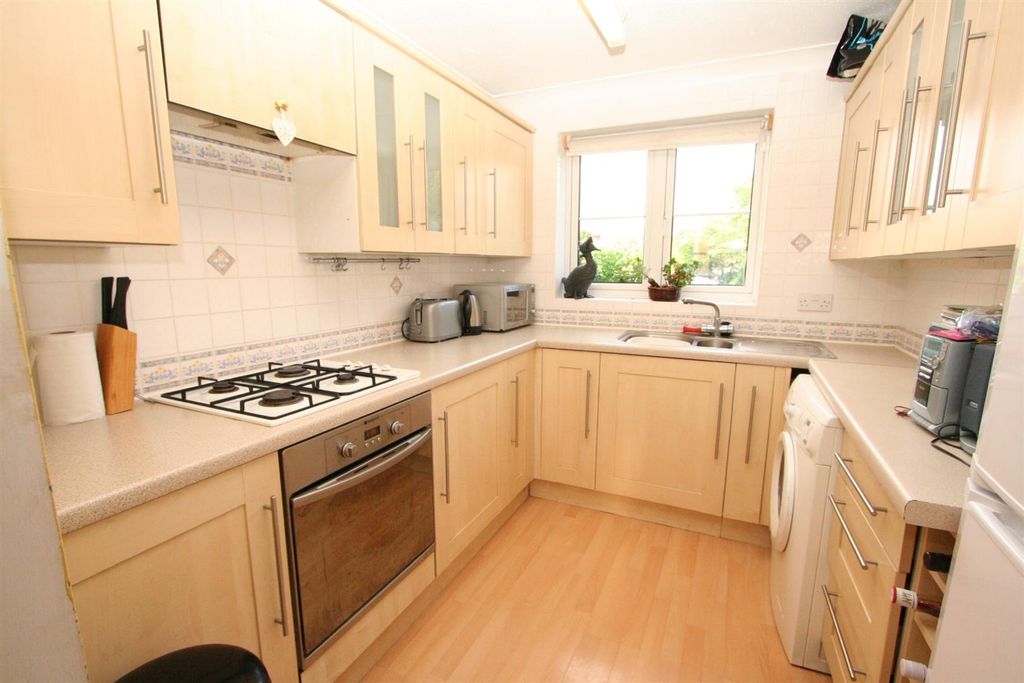 Property photo 3 of 8 Lambourn Square 10 Kitch (Custom).Jpg