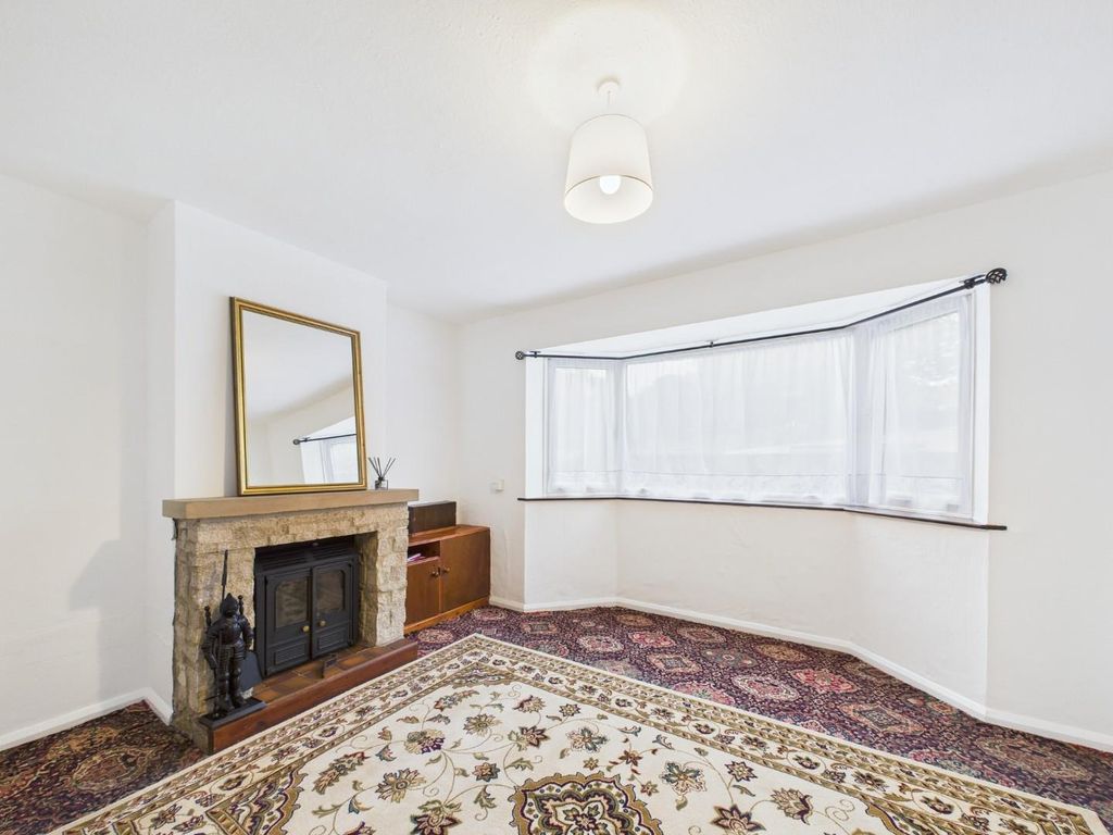 Property photo 2 of 41 Sitting Room