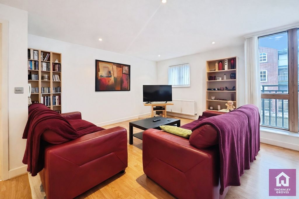 Property photo 3 of 16 Picture No. 02