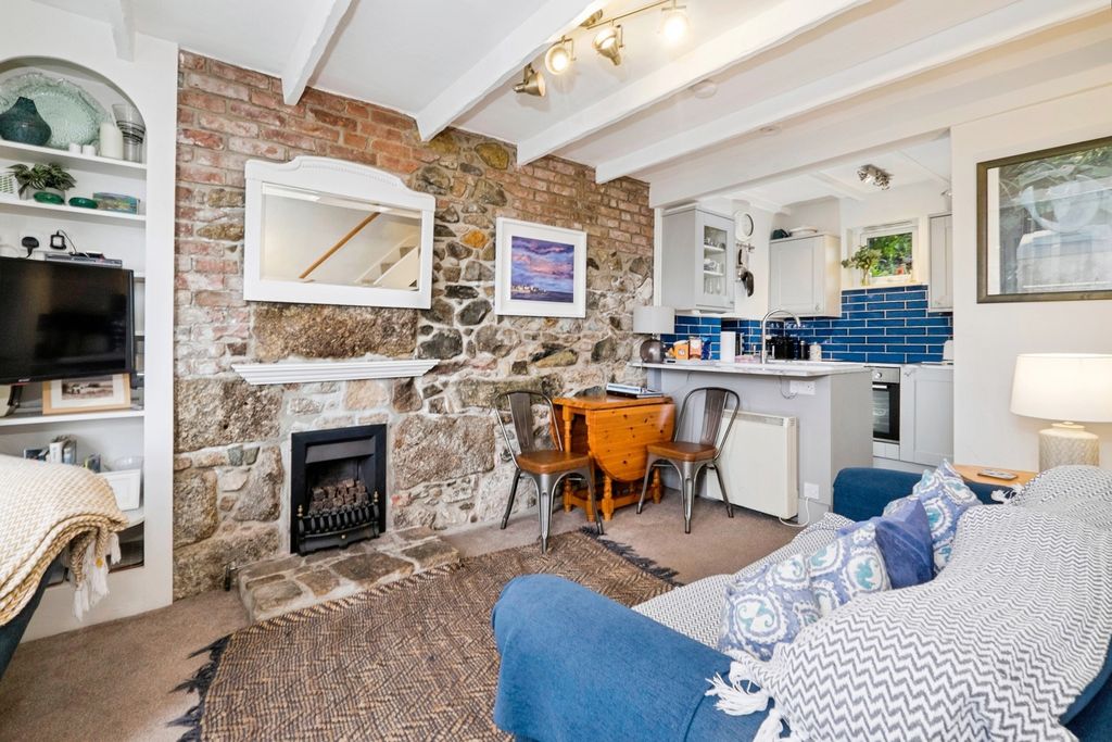 Property photo 2 of 20 Photo