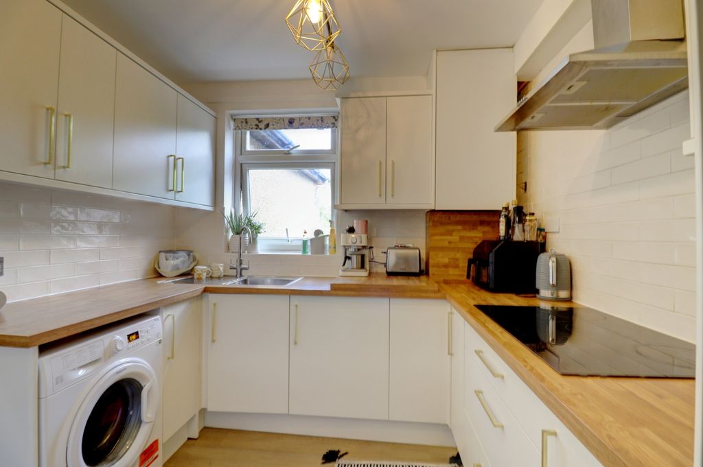 Property photo 2 of 8 Picture No. 06