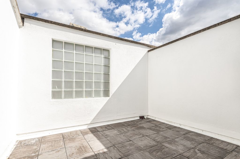 Property photo 3 of 6 625922 (17)