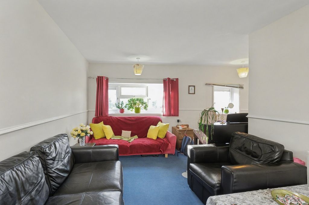 Property photo 3 of 20