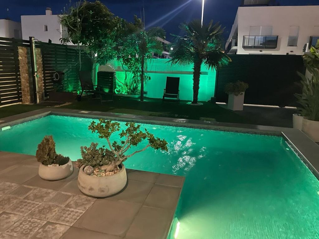 Property photo 3 of 12