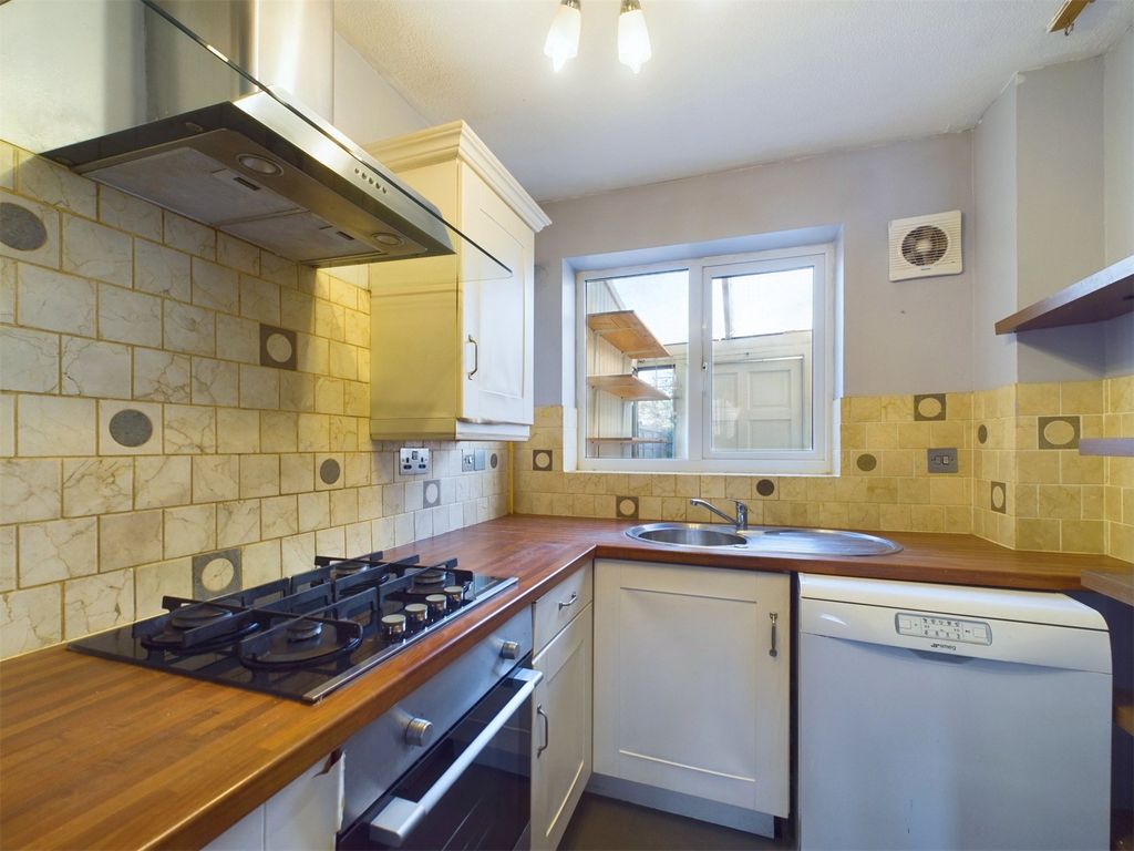 Property photo 2 of 11 Picture No. 17