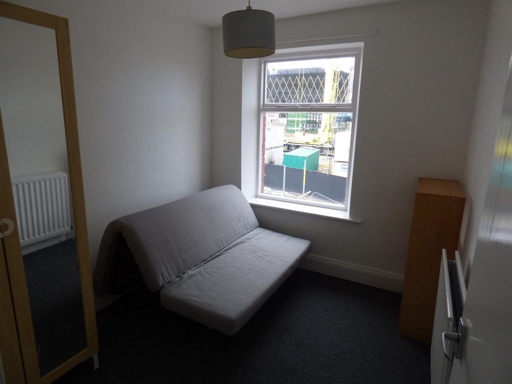 Property photo 3 of 8