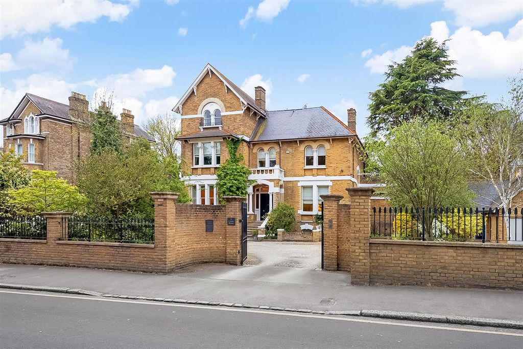 Property photo 1 of 31
