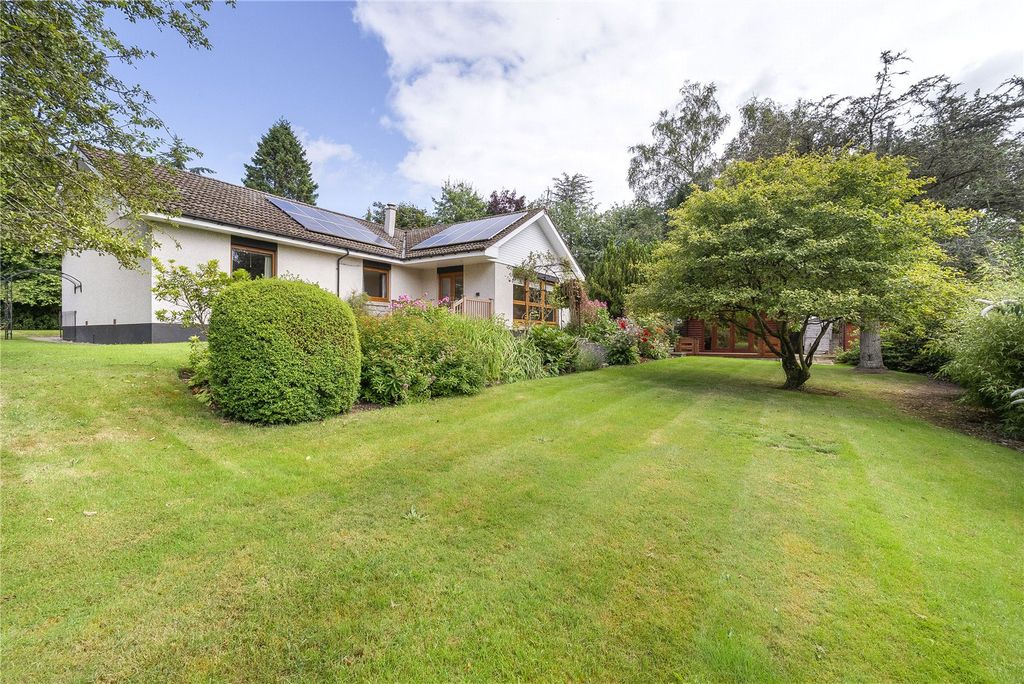 Property photo 1 of 45 Bellenden Walk