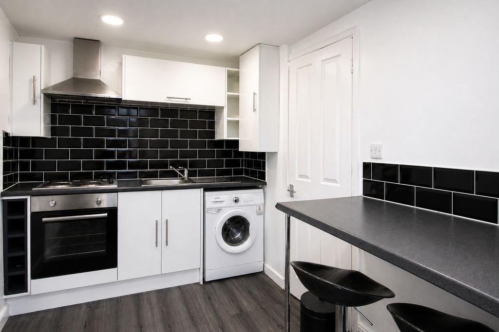 Property photo 1 of 7 Photo 2