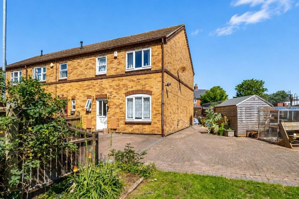Property photo 1 of 12