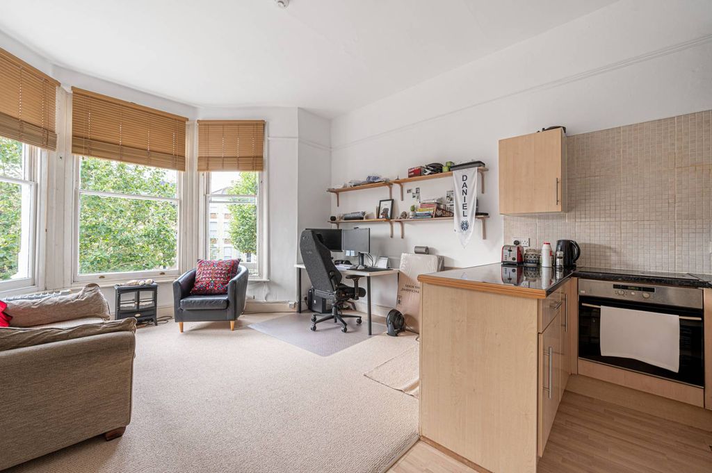 Property photo 1 of 6