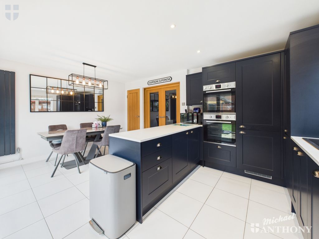 Property photo 2 of 17 Cam03852G0-Pr0544-Still012