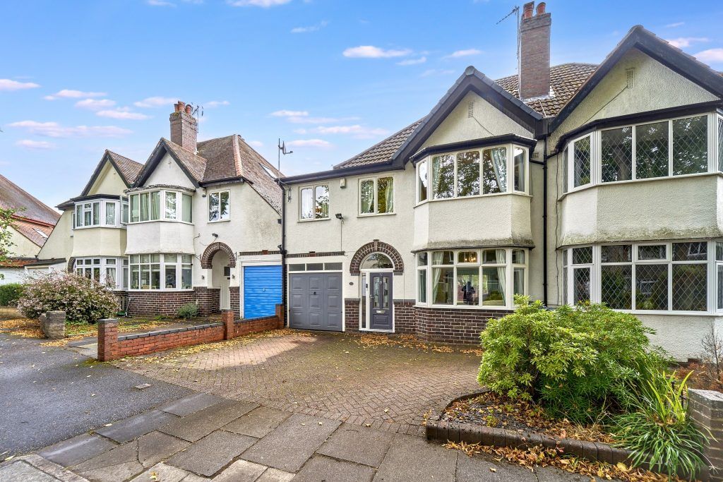 Property photo 2 of 38