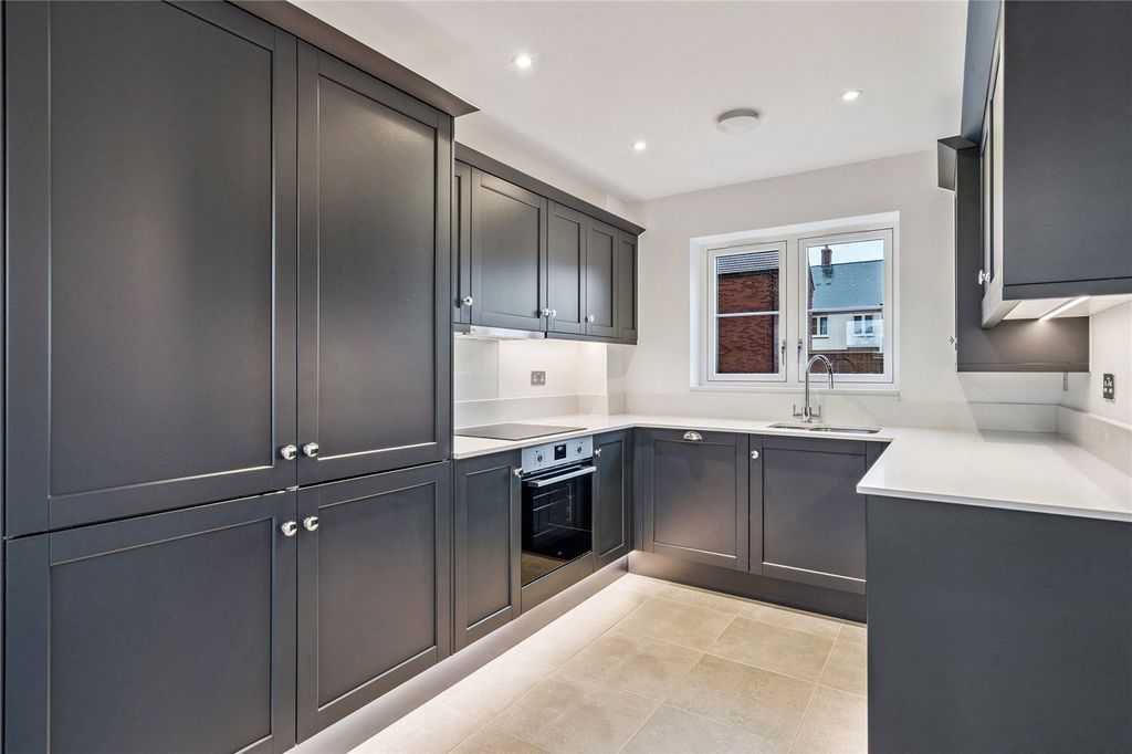 Property photo 1 of 9 Kitchen