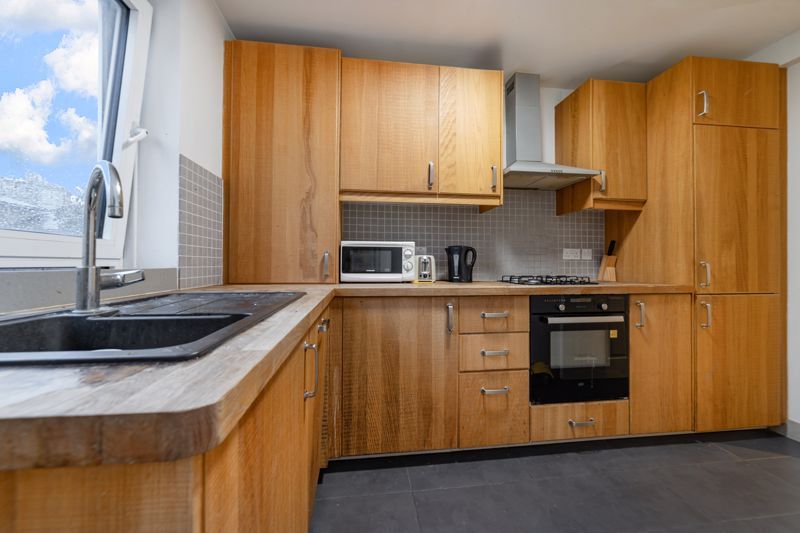 Property photo 3 of 11 Photo 3